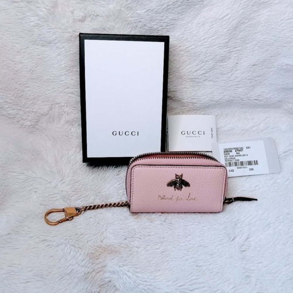 Gucci Pebbled Calfskin Blind For Love Animalier Key Case in Perfect Pink…